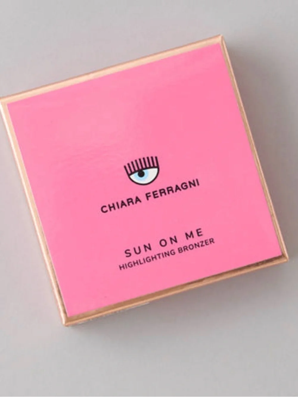 Chiara Ferragni Pink and Gold Highlighting Bronzer Compact